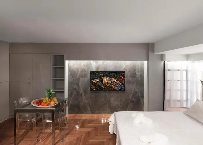 Chic Studio In Athens Center